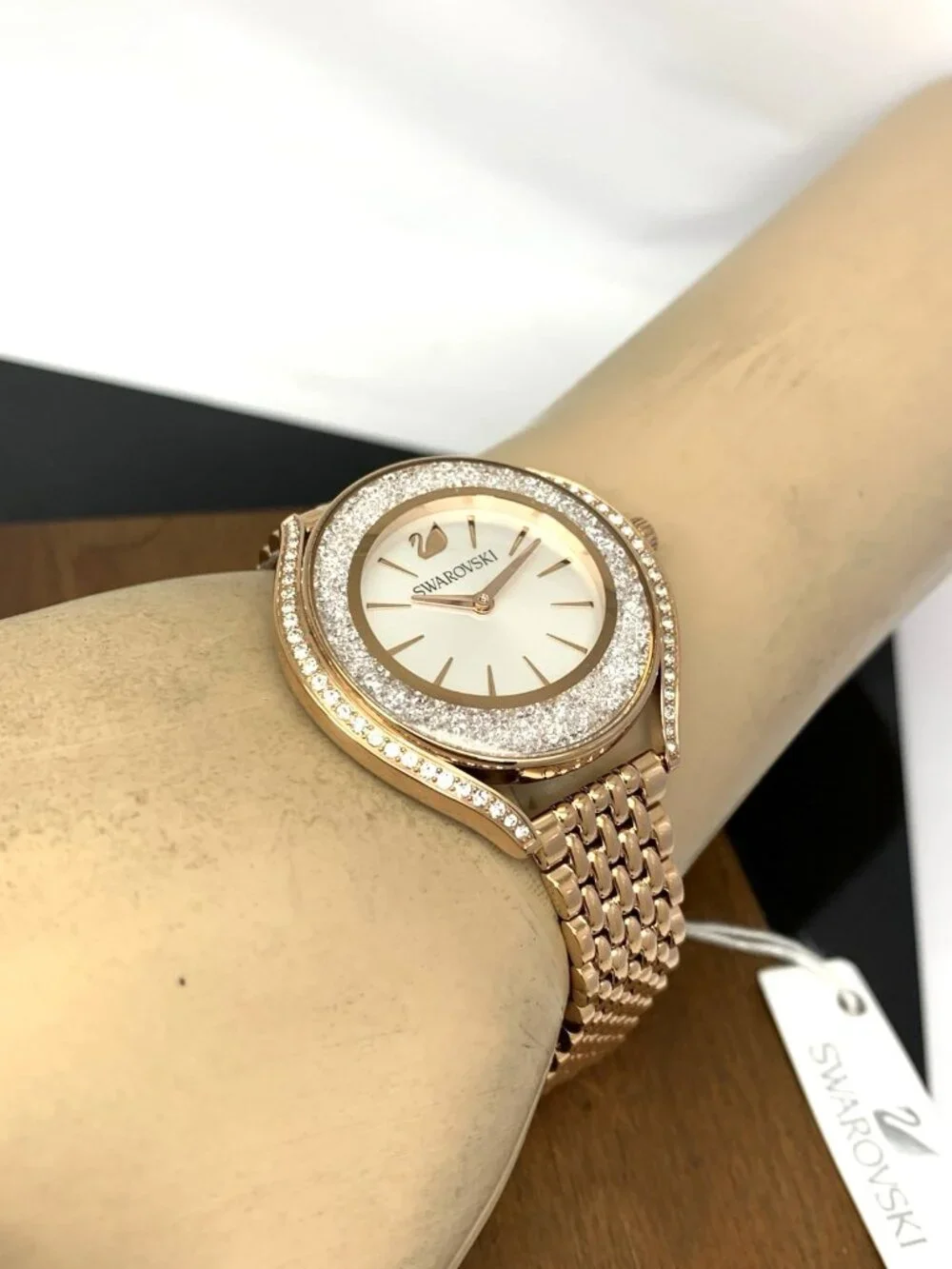 Swarovski Crystalline Aura Women's Watch Swiss Quartz Rose Gold Steel 36mm
